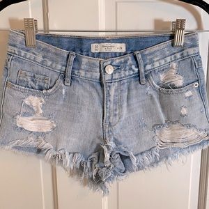Abercrombie & Fitch Cut—Off Denim Shorts